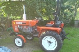 malotraktor YTO 180  a YTO 200